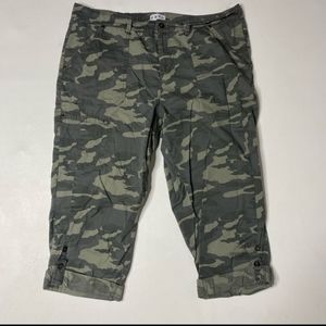 Dash | High Rise Camouflage Capri’s